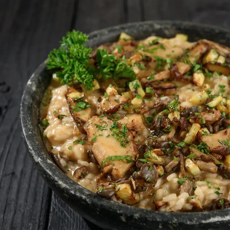 RISOTO DE COGUMELOS
E FUNGHI SECO